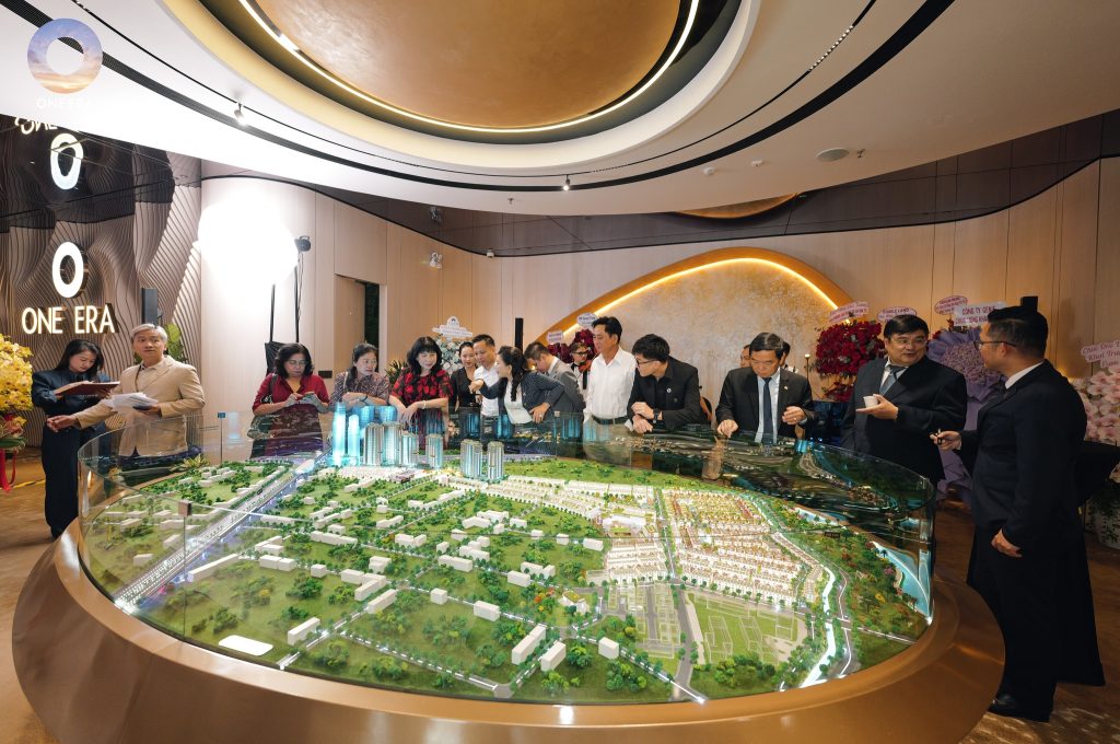 Sa bàn dự án One Era