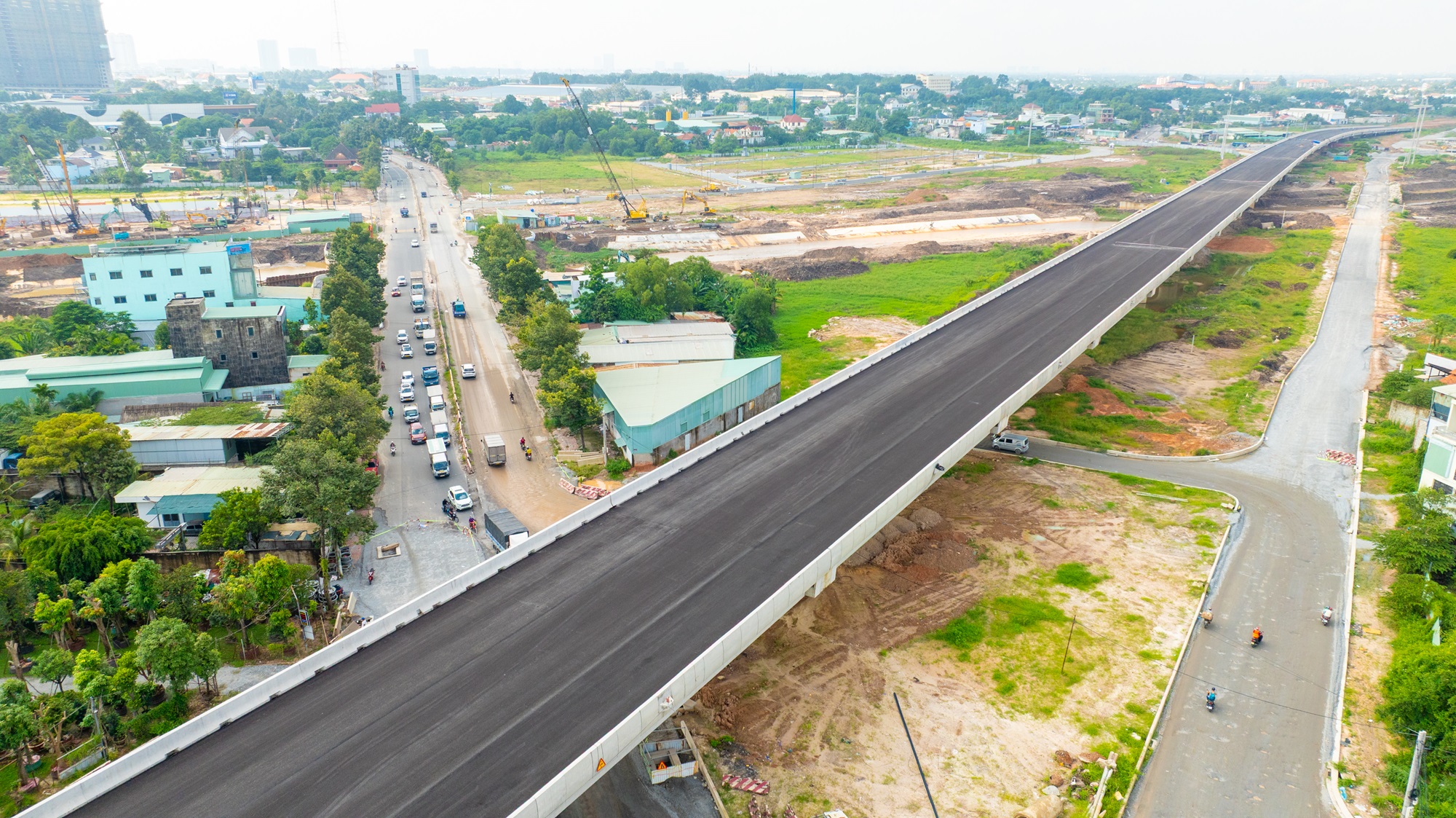 Đoạn Vành đai 3 TpHCM khúc cắt ngang Nguyễn Thị Minh Khai, nhìn từ phân khu Central One Era.