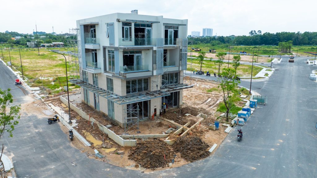 tiến độ nhà mẫu One Era tháng 10/2026